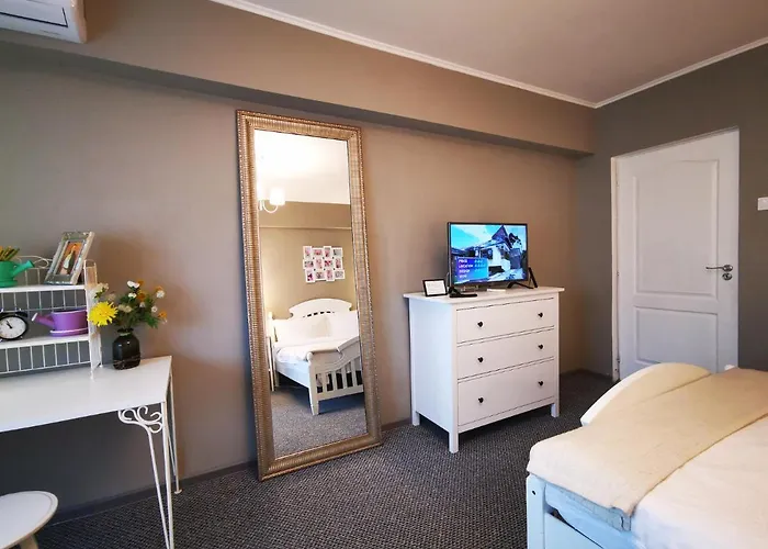 Spitalul Bagdasar - Spitalul Obregia - Sudului 810 By Mrg アパート *